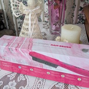 NIB Royale Genius Heating Element Multi-Purpose Ceramic Hair Brush-Hot Pink